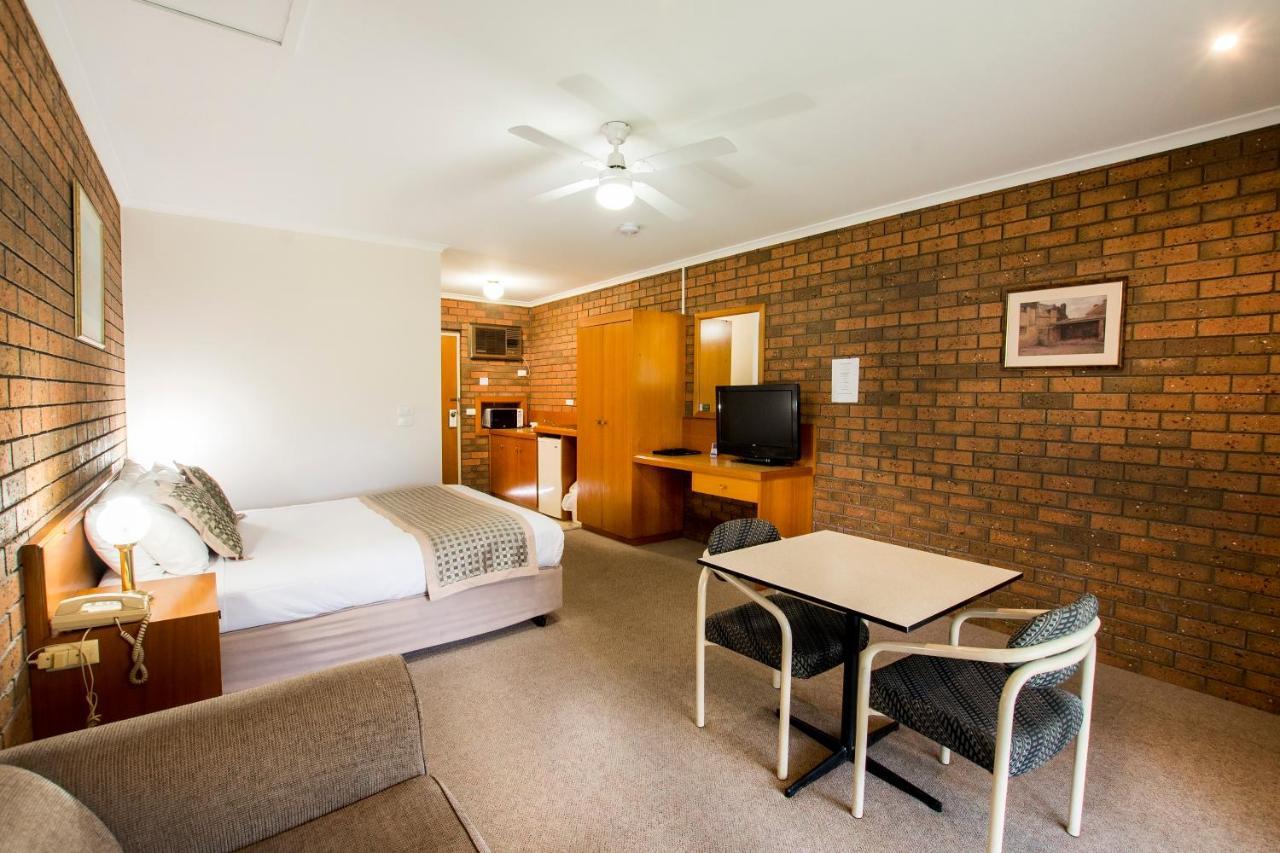 Sportslander Motor Inn Moama Exteriér fotografie