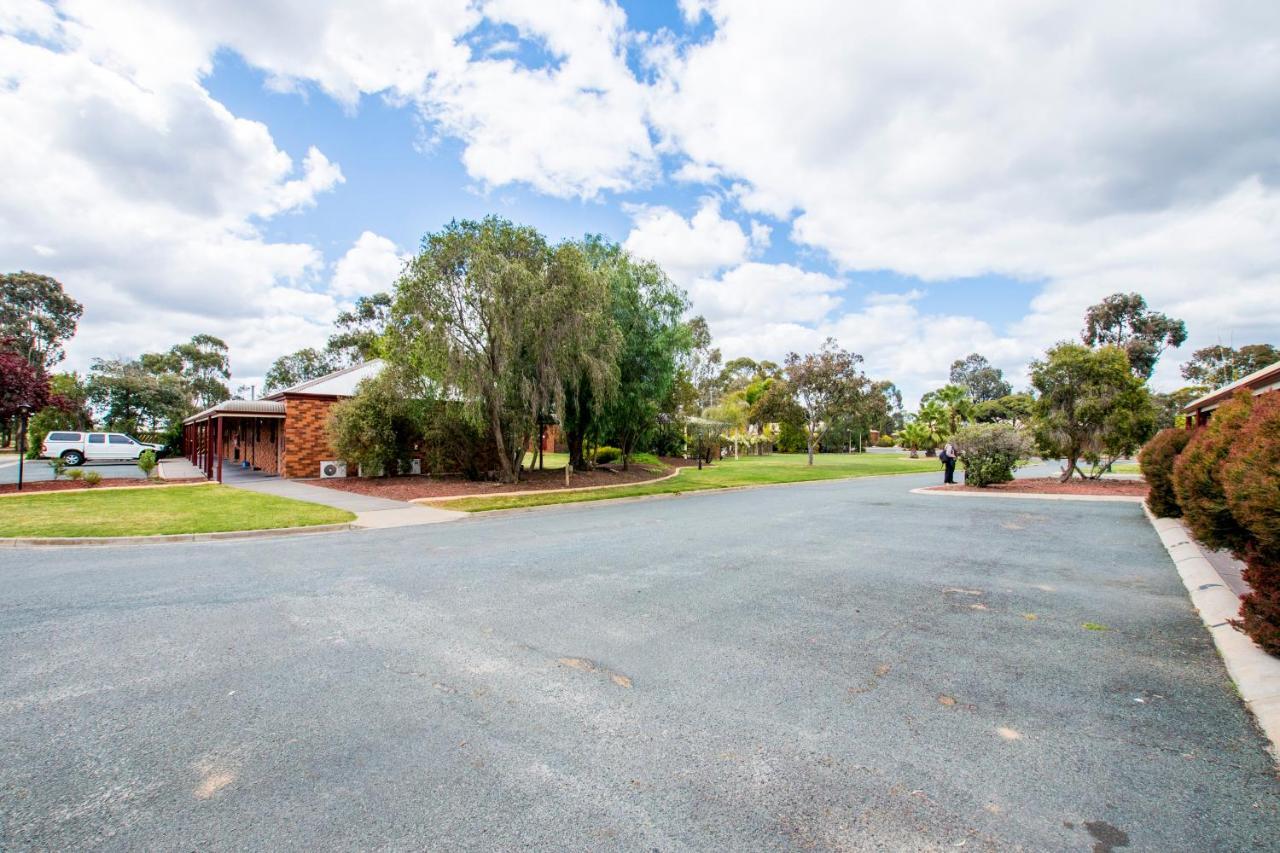 Sportslander Motor Inn Moama Exteriér fotografie