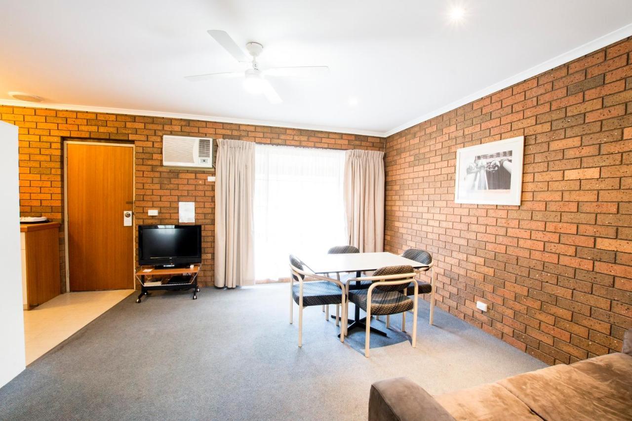 Sportslander Motor Inn Moama Exteriér fotografie